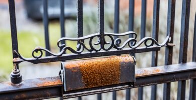 how to remove rust from wrought iron