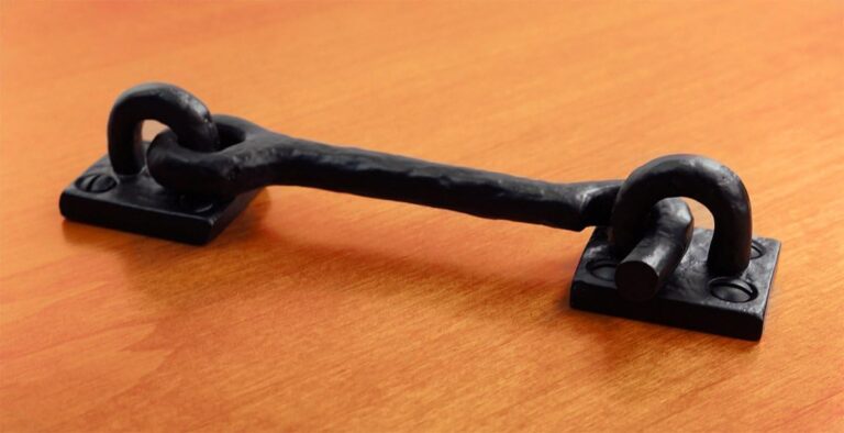 Iron Valley – 4.5” Cabin Hook – Cast Iron Review