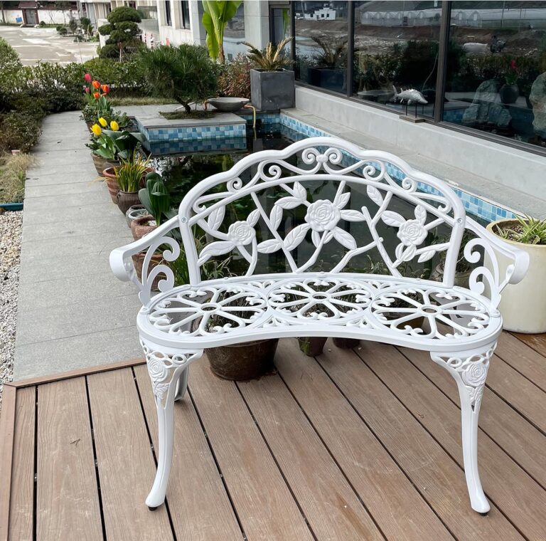 Mandolin Outdoor Bench Review