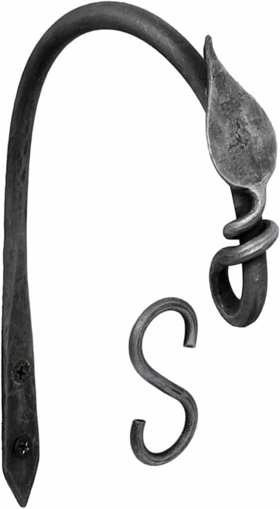 Living Ideas Hand Forged Leaf Hanging Plant Bracket Outdoor Farmhouse Heavy Duty Garden Plant Hanger Iron Handmade Hanging Shepherds Hook for Bird Feeders Lanterns and Flower Baskets