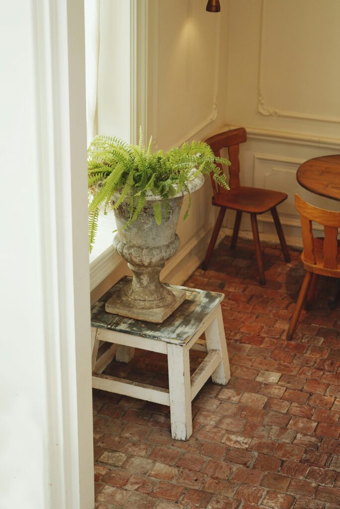 HOOBRO Bar Stools, Set of 2 Bar Chairs, Kitchen Round Height Stools with Footrest, Breakfast Bar Stools, Sturdy Steel Frame, for Dining Room, Kitchen, Party, Easy Assembly, Rustic Brown BF03BY01